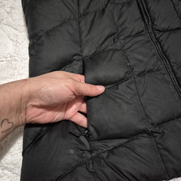 EDDIE BAUER Black Puffer Vest...SIZE:M - Picture 11 of 11